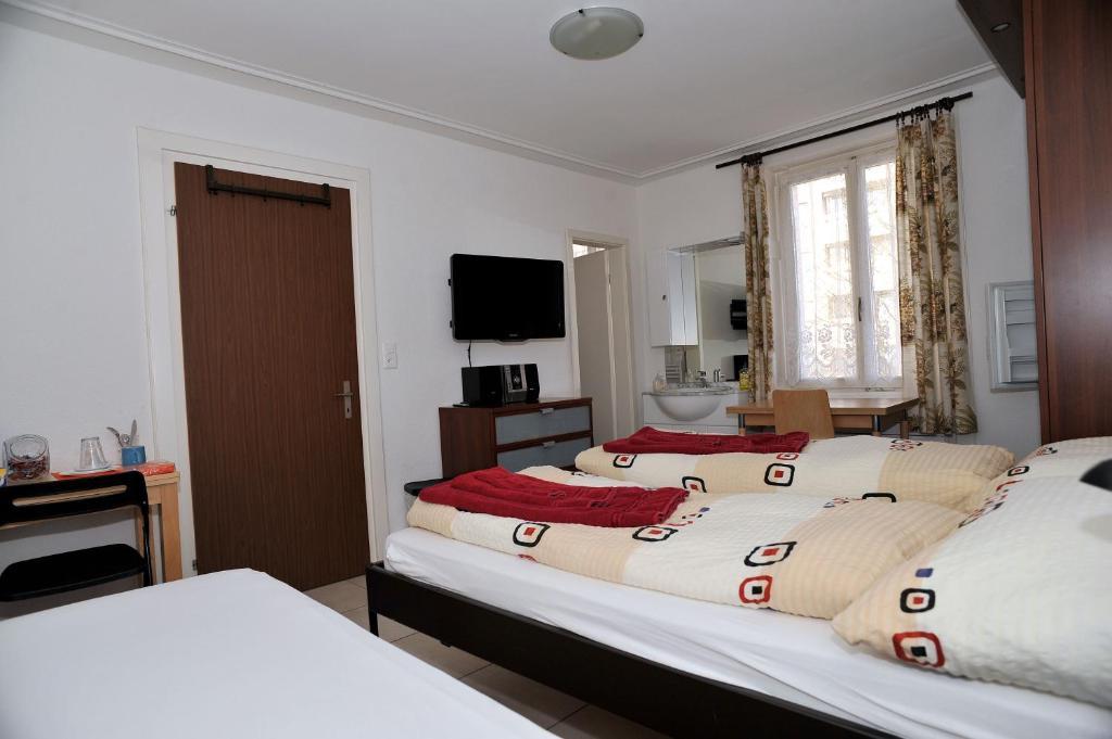 Niros Bed & Breakfast Birsfelden Room photo