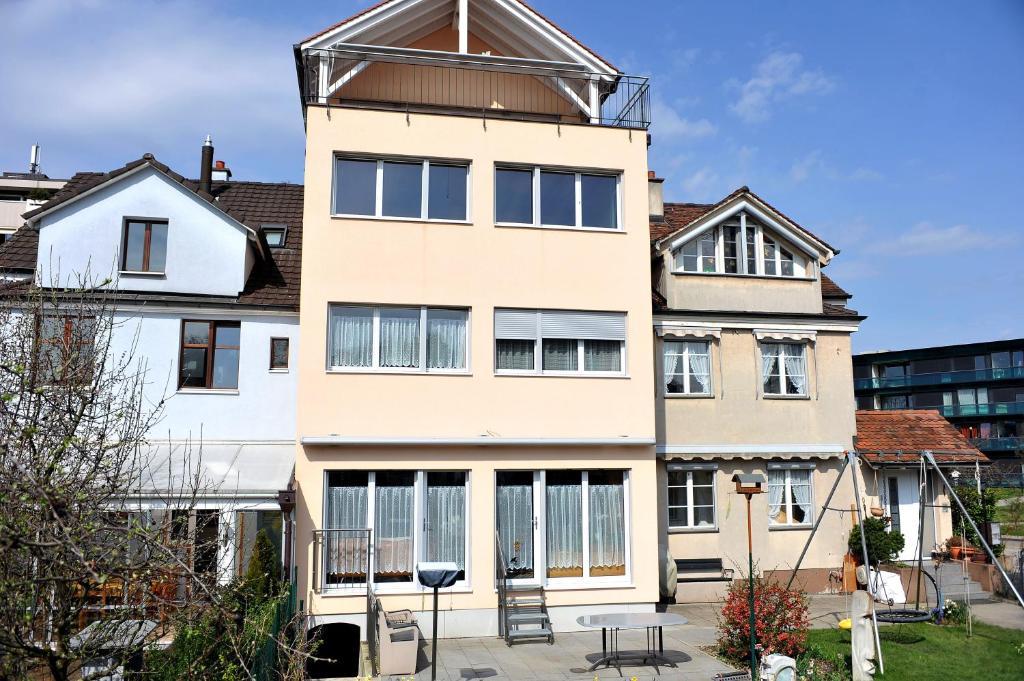Niros Bed & Breakfast Birsfelden Exterior photo